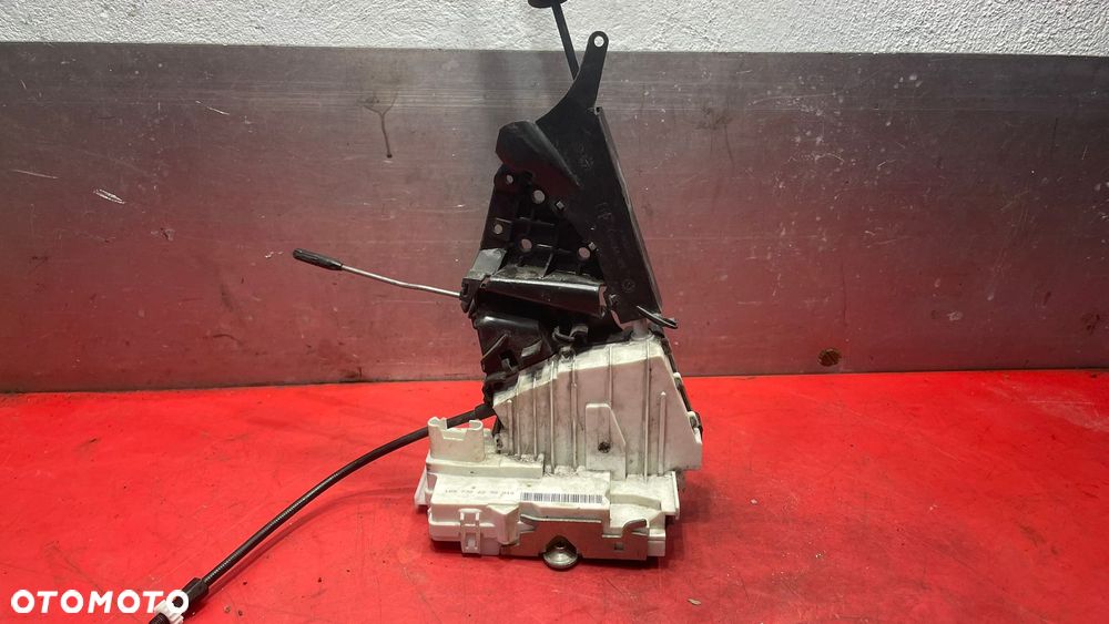ZAMEK PRAWY TYŁ DRZWI MERCEDES W169 - 1