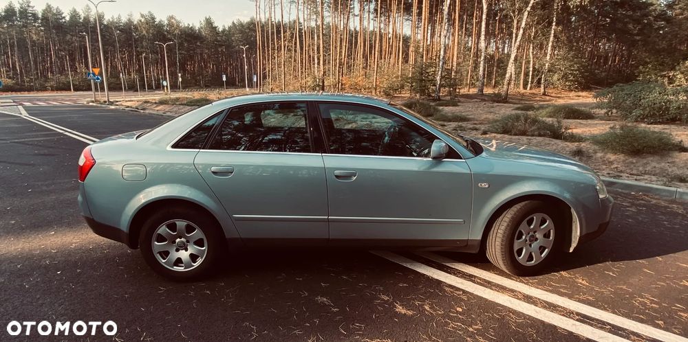 Audi A4 Limousine - 15