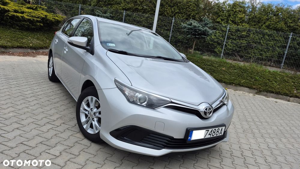 Toyota Auris - 2