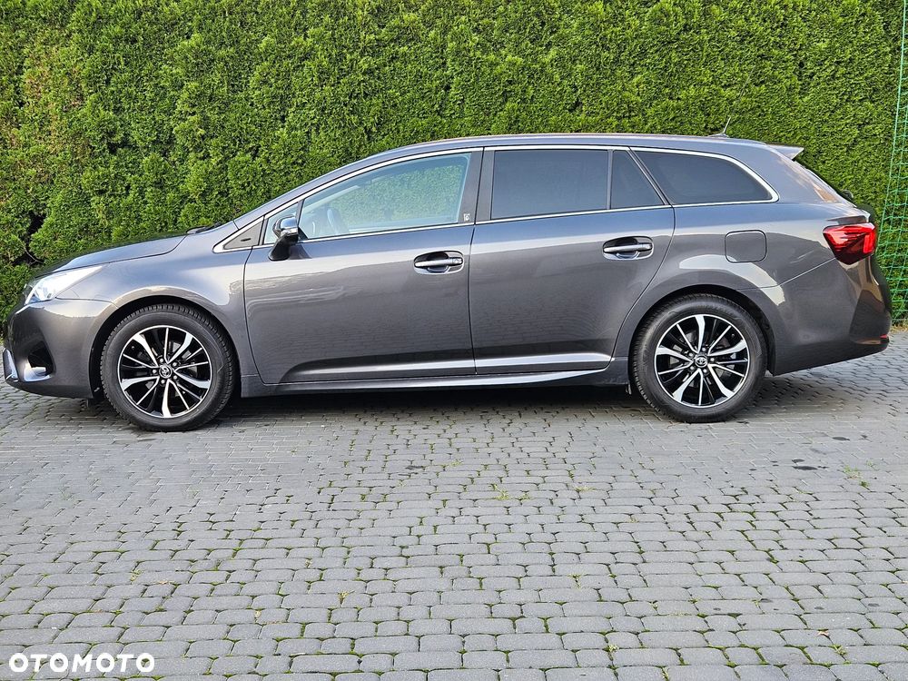 Toyota Avensis - 13