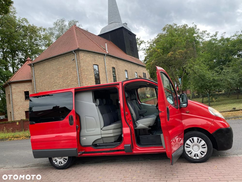 Opel Vivaro - 1