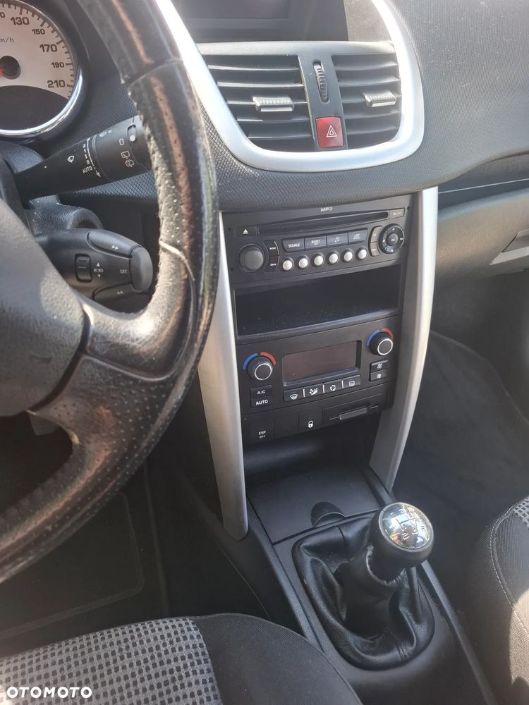 Peugeot 207 1.6 - 11