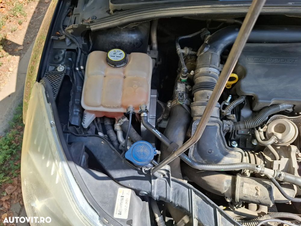 Ford Focus ver-1-0-ecoboost-active - 11