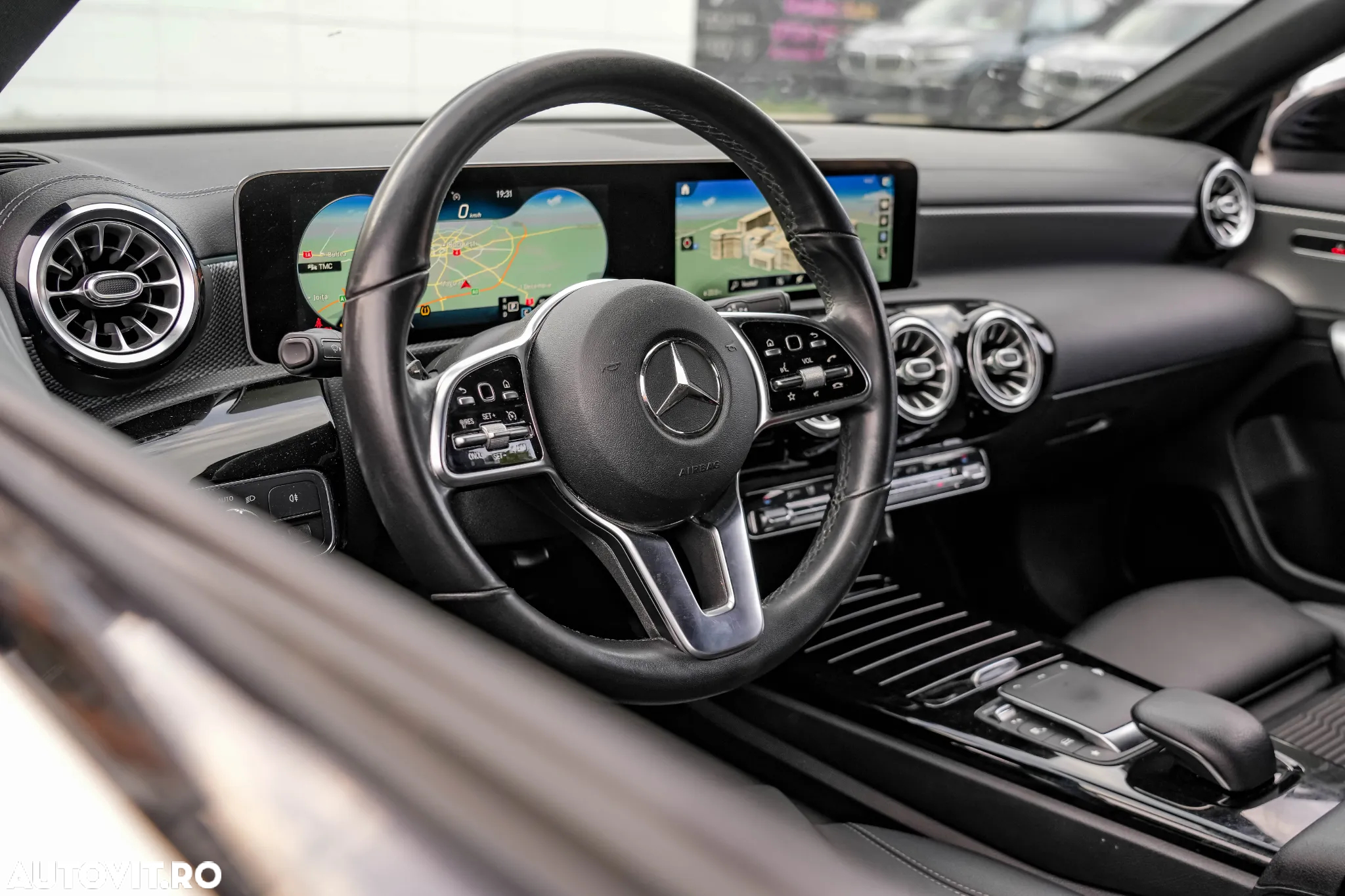 Mercedes-Benz CLA 180 7G-DCT Special Edition - 11