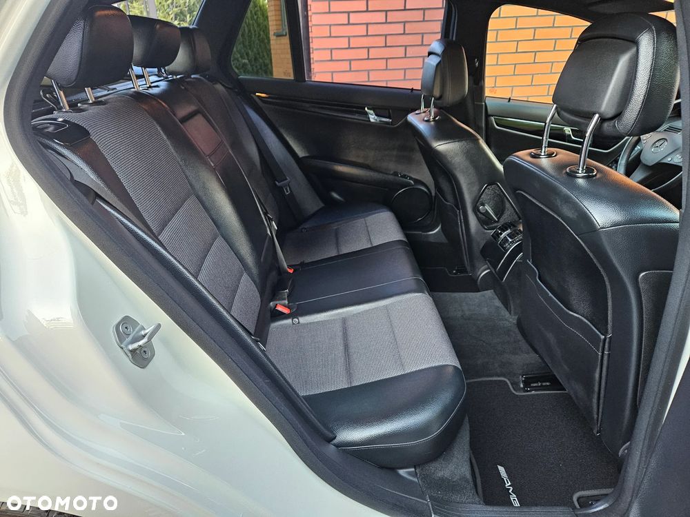 Mercedes-Benz Klasa C 180 CGI BlueEFFICIENCY SPORT EDITION - 8