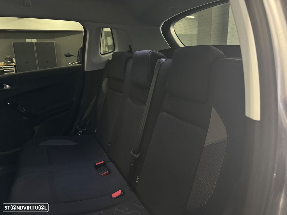 Peugeot 2008 1.5 BlueHDi Signature - 14