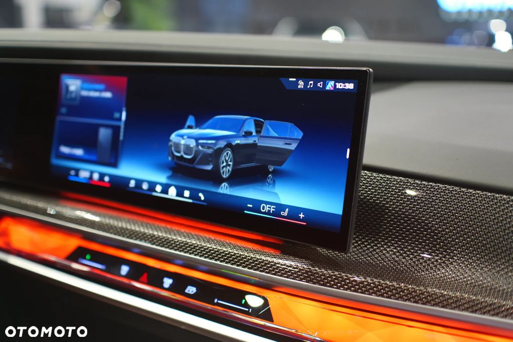 BMW Seria 7 M760e PHEV xDrive sport - 14