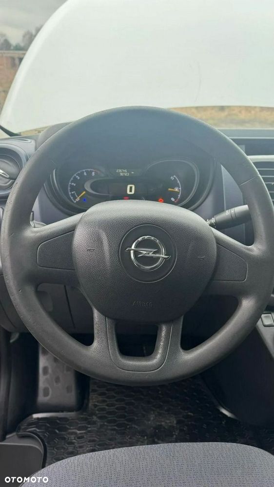 Opel Vivaro - 11