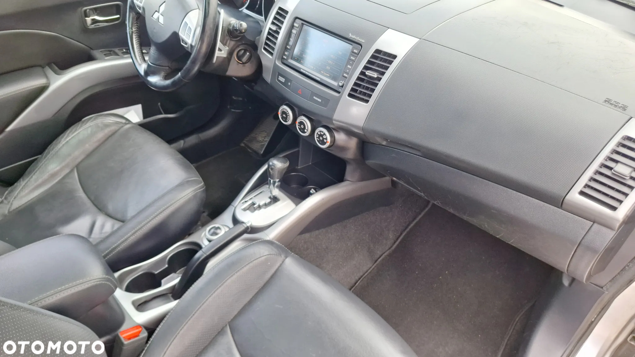 Mitsubishi Outlander - 28