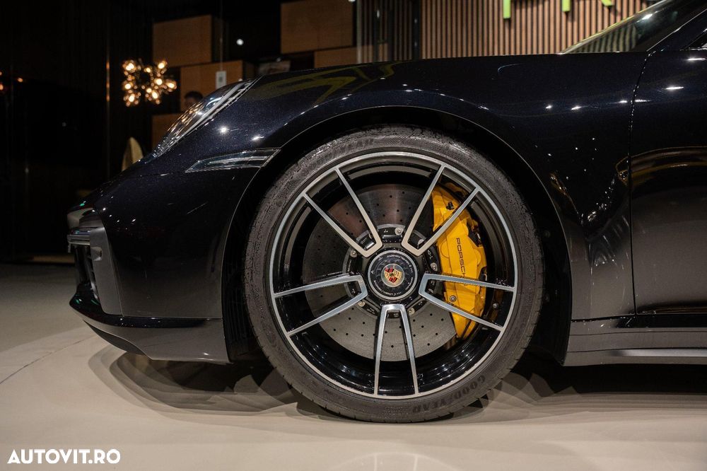 Porsche 992 TURBO S - 12