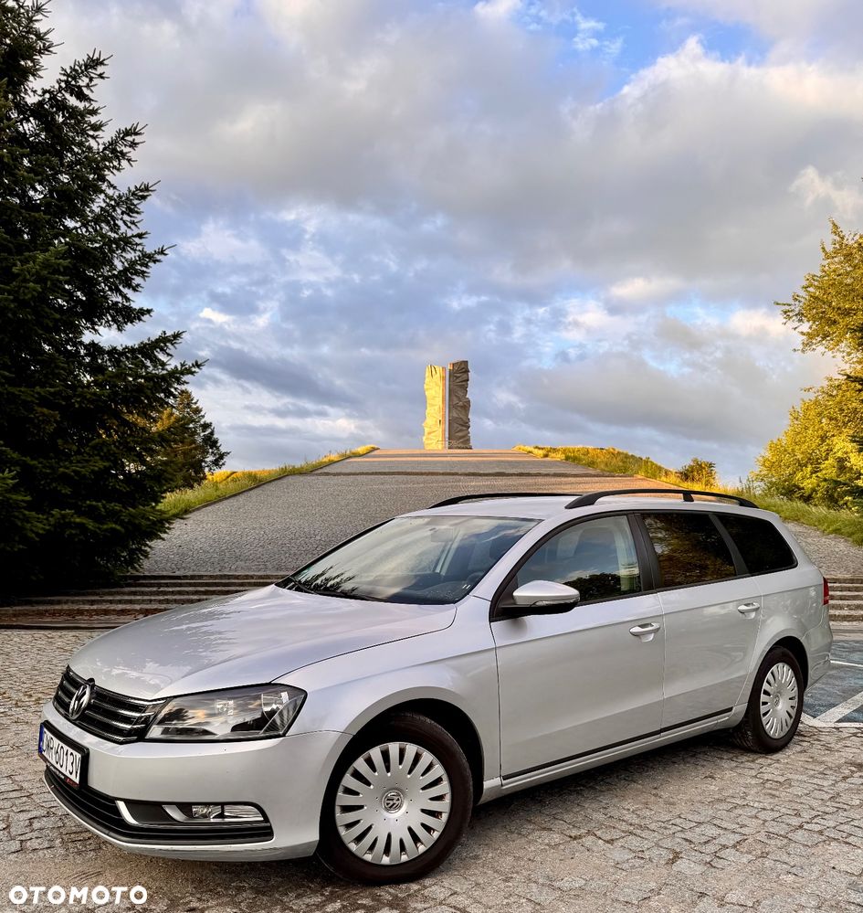 Volkswagen Passat - 1