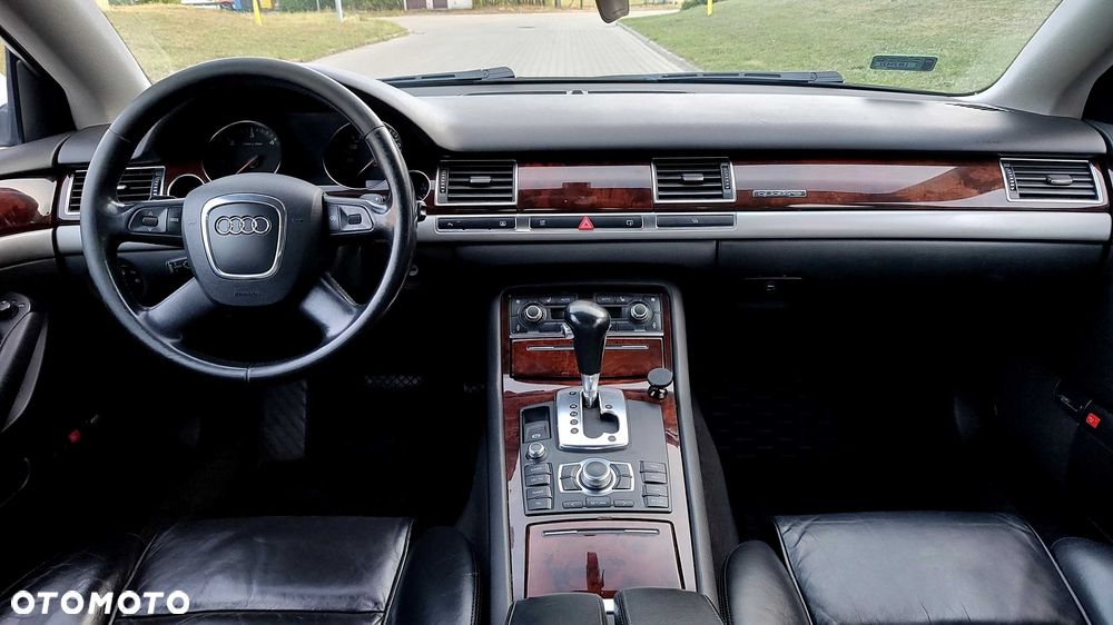 Audi A8 - 7