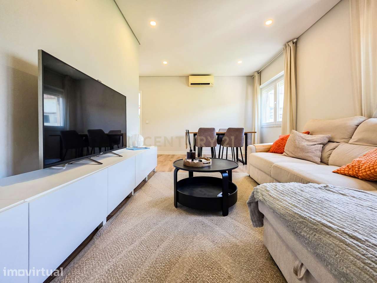 Apartamento Renovado com três Frentes em Verderena, Barreiro - Grande imagem: 3/30