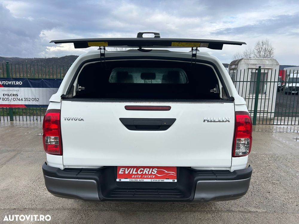 Toyota Hilux 2.4D 150CP 4x4 Double Cab 6MT Style - 11