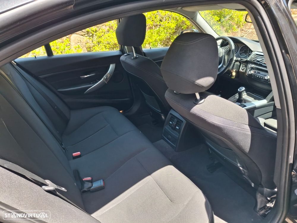 BMW 318 d Line Sport - 5