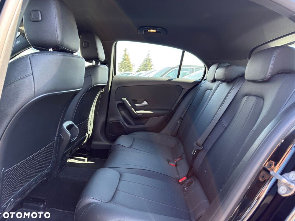 Mercedes-Benz Klasa A 180 7G-DCT - 22