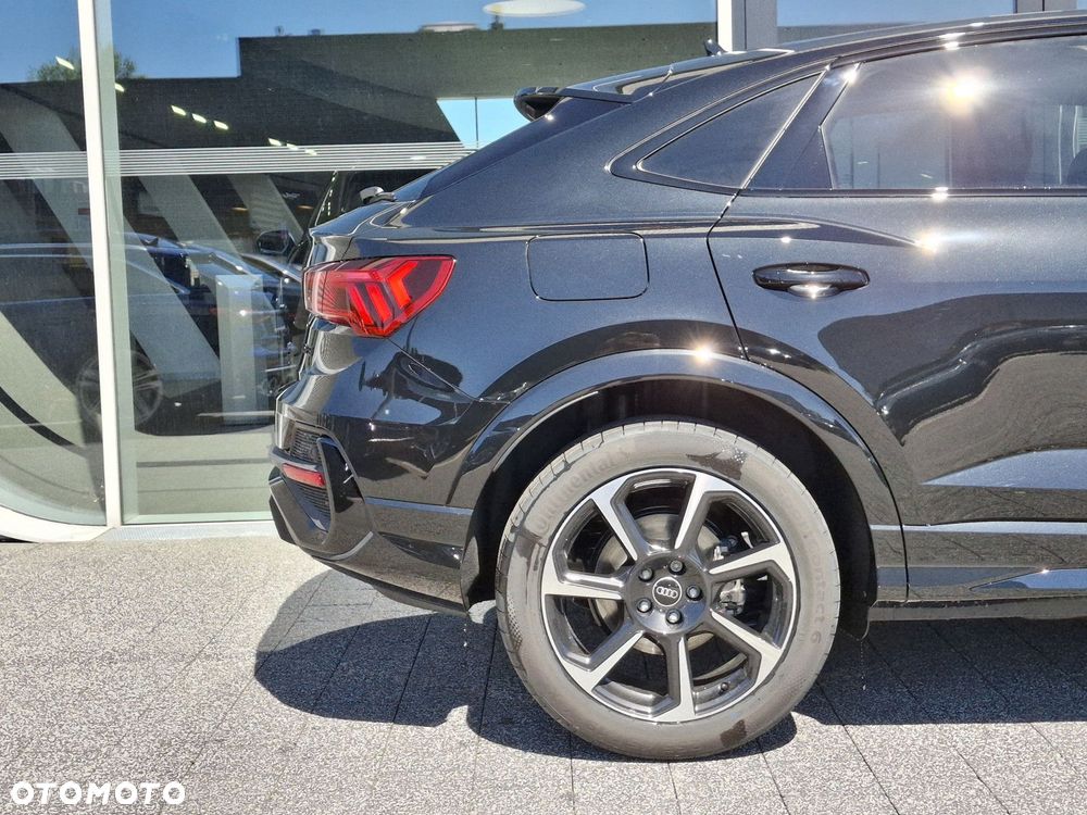Audi Q3 Sportback - 6