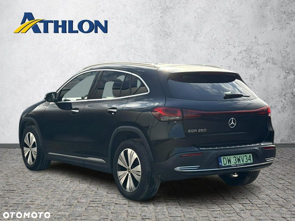 Mercedes-Benz EQA - 3