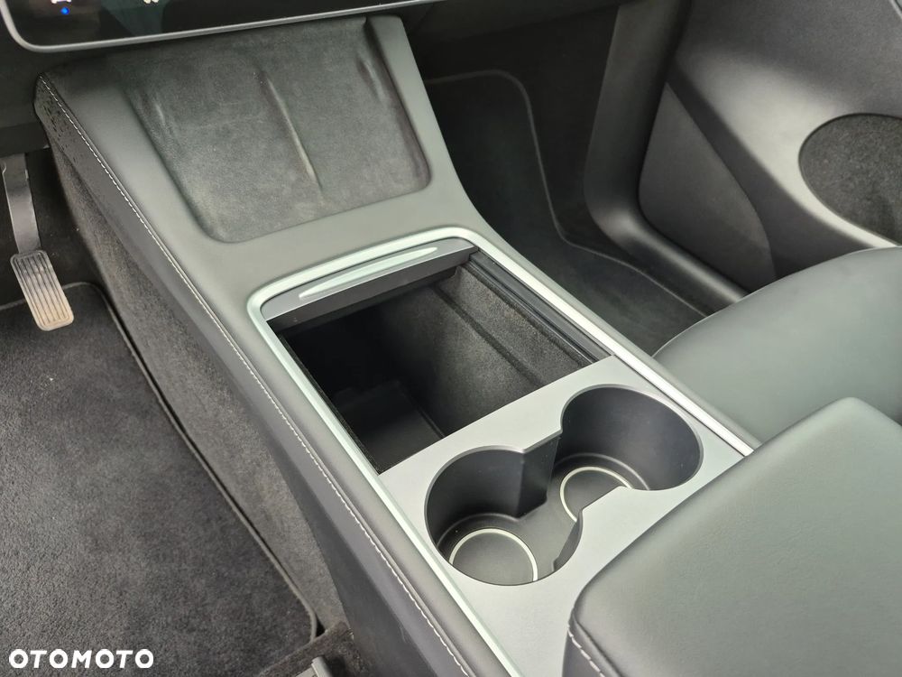 Tesla Model Y RWD - 19