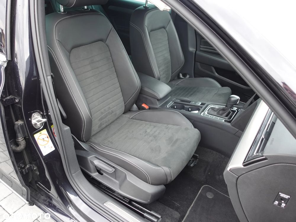 Volkswagen Passat 2.0 TDI SCR DSG Elegance - 7