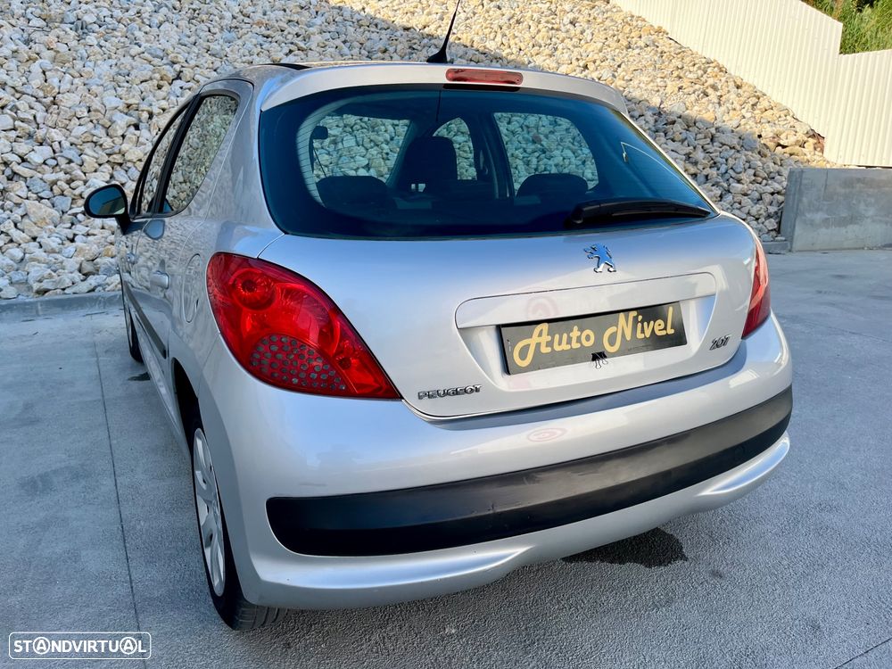 Peugeot 207 1.4 16V Trendy - 16
