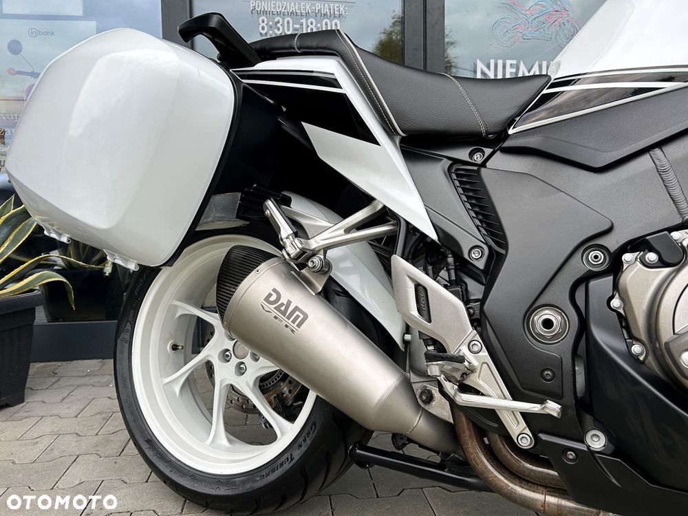 Honda VFR - 16