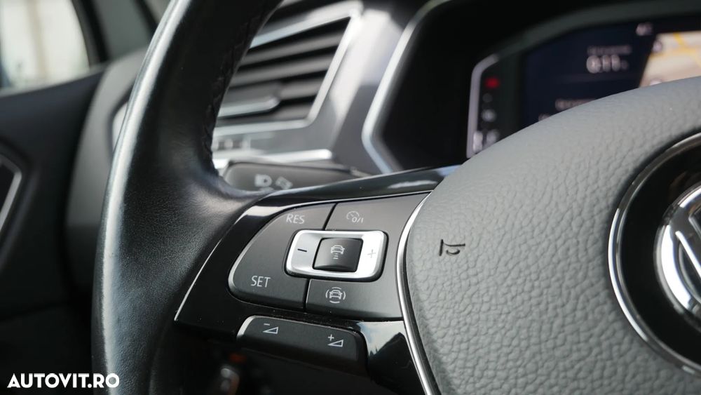 Volkswagen Tiguan - 23