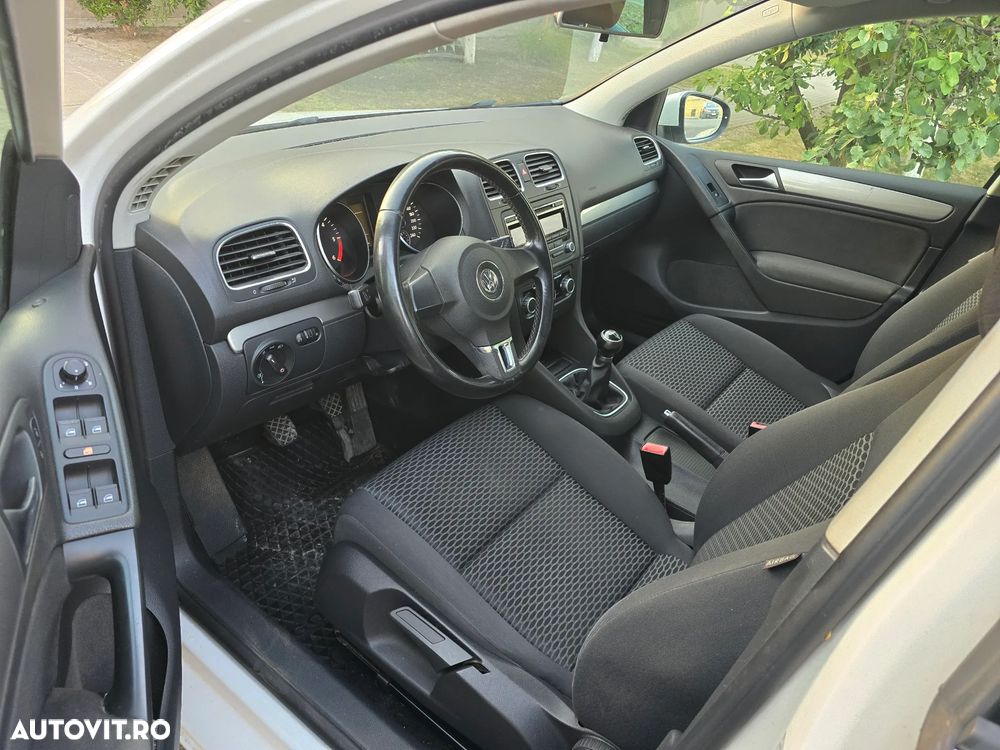Volkswagen Golf 1.6 TDI DPF BlueMotion Technology move - 9