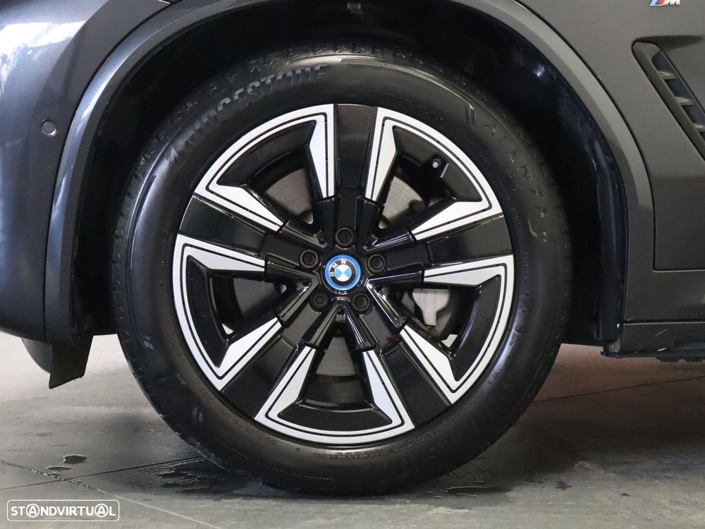 BMW iX3 M Sport Impressive - 6