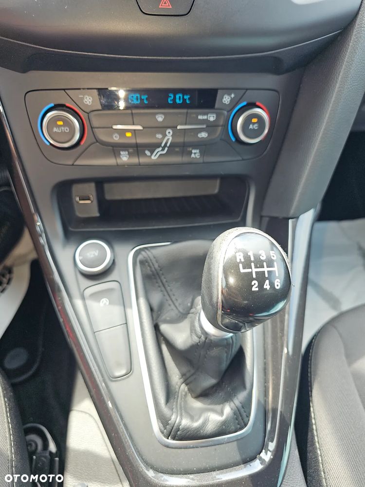 Ford Focus 1.5 EcoBlue Start-Stopp-System TITANIUM - 27