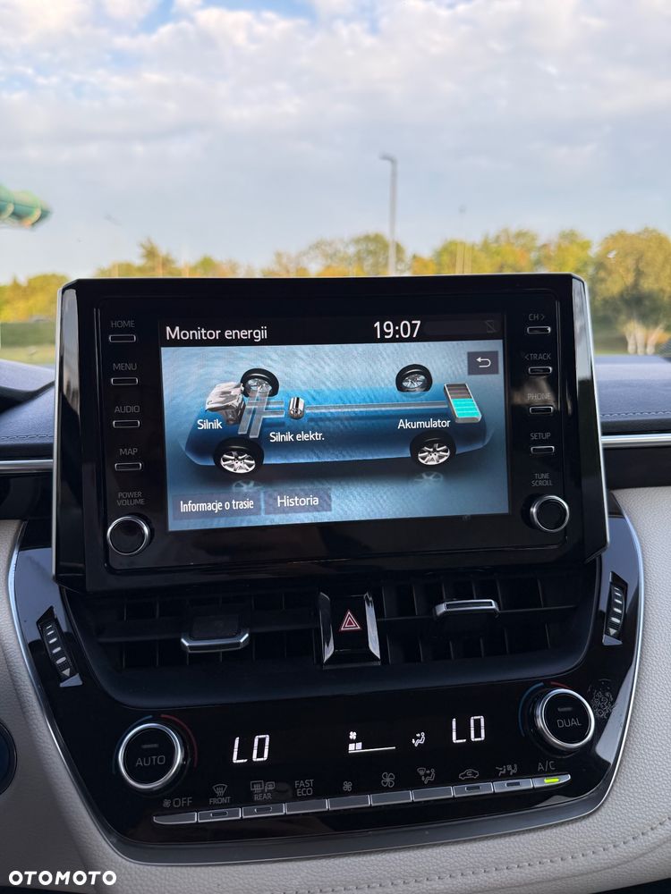 Toyota Corolla 1.8 Hybrid Executive - 32