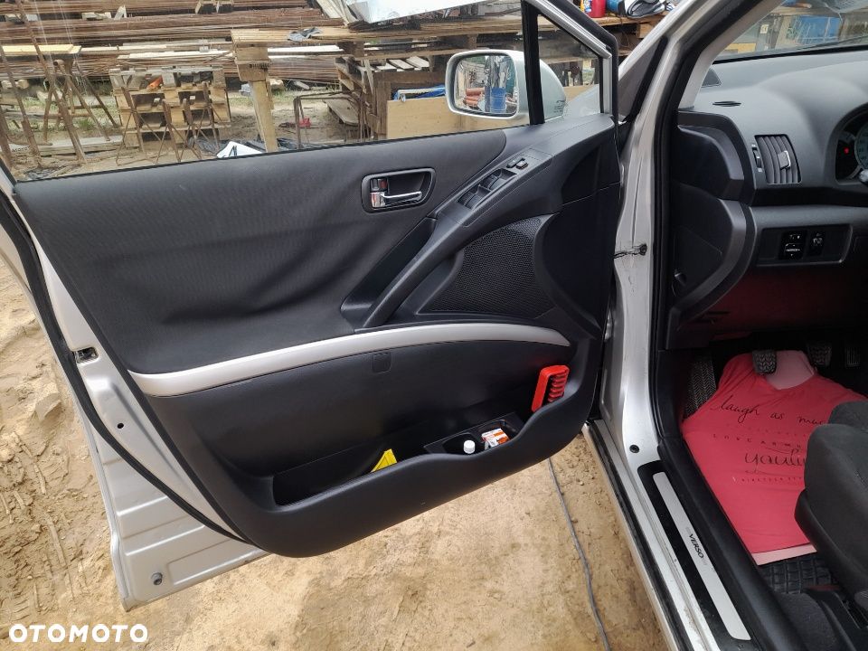 Toyota Corolla Verso 1.8 Prestige 7os - 24