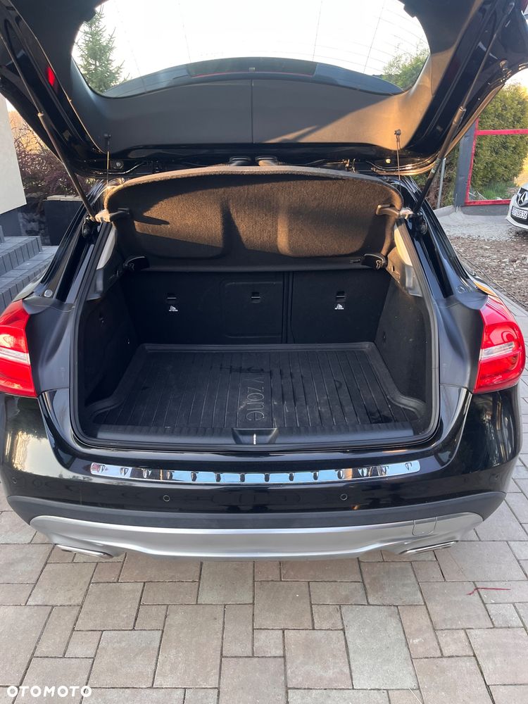 Mercedes-Benz GLA 220 CDI 4Matic 7G-DCT Urban - 12