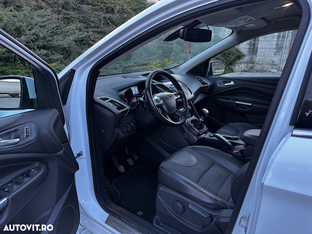 Ford Kuga 2.0 TDCi 2x4 Titanium - 11