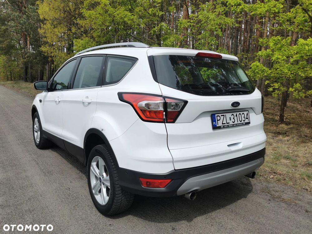 Ford Kuga 1.5 EcoBoost 2x4 Titanium - 5