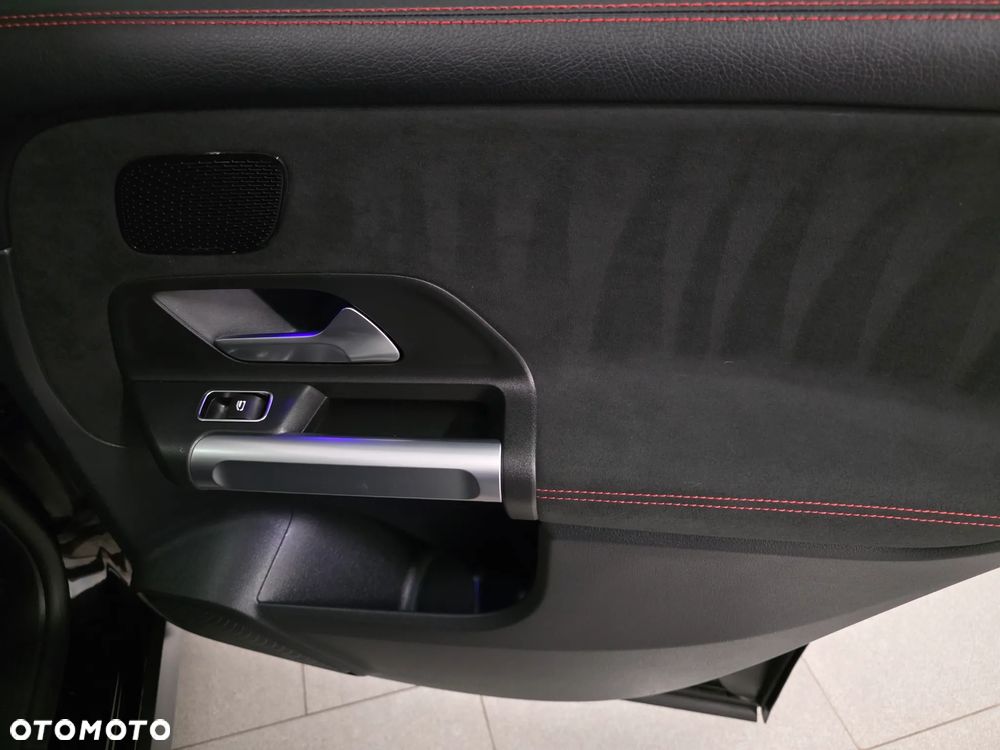 Mercedes-Benz GLB 200 d 8G-DCT Edition AMG Line - 24