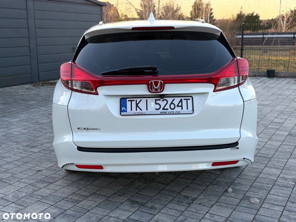 Honda Civic 1.6 i-DTEC Executive Black Edition - 4