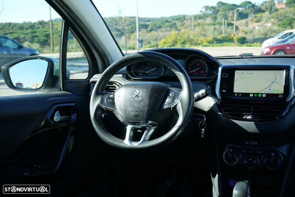 Peugeot 208 1.2 PureTech Signature - 11
