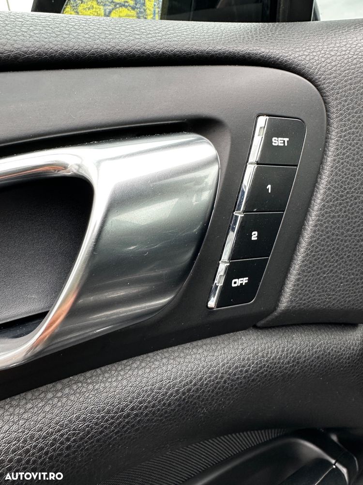 Porsche Cayenne - 10