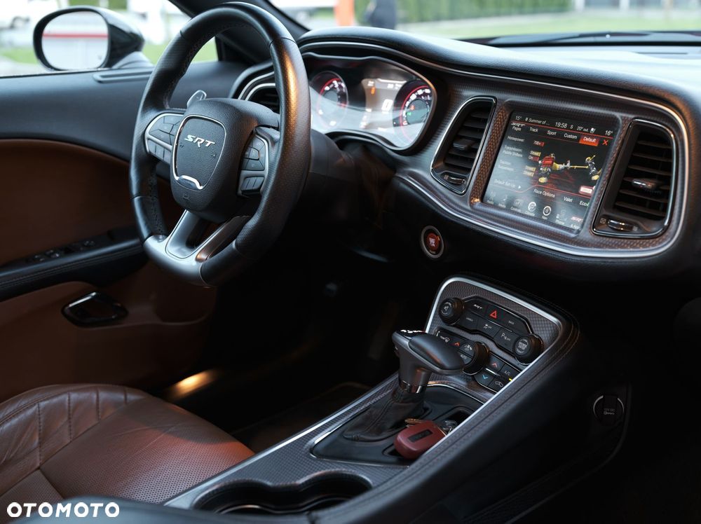 Dodge Challenger 6.2 Hellcat Widebody - 10