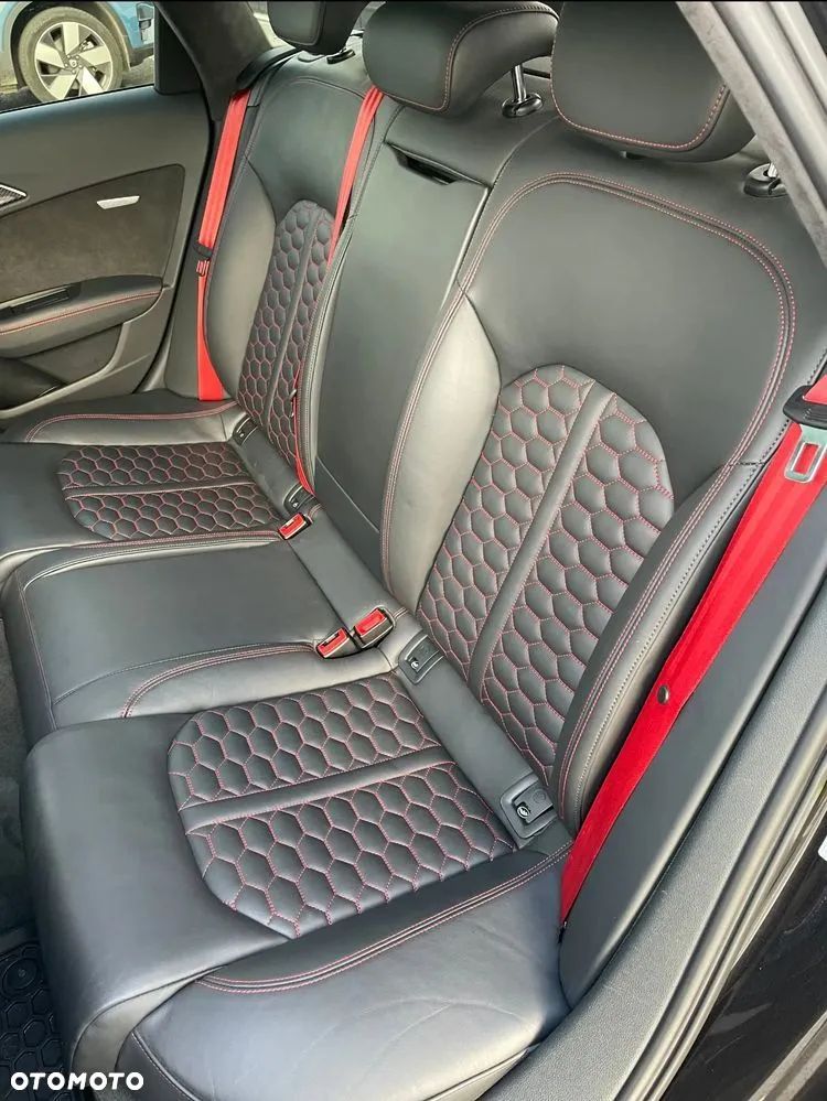 Audi RS6 Avant - 28