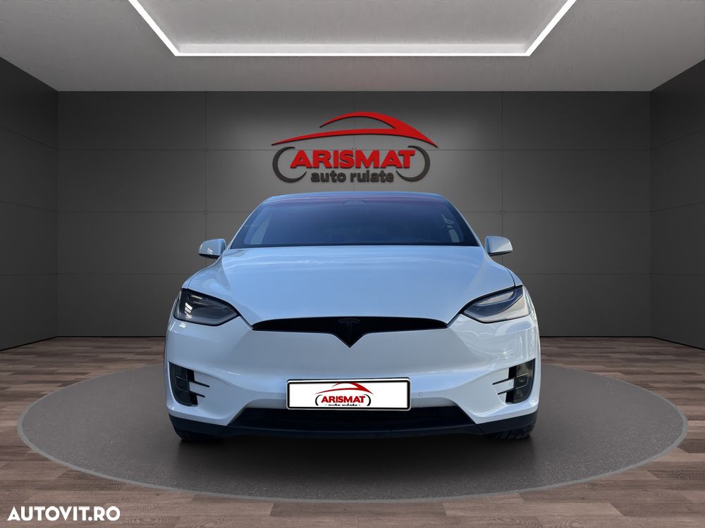 Tesla Model X - 4
