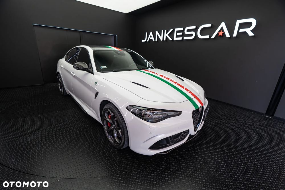 Alfa Romeo Giulia 2.9 Bi Turbo V6 Quadrifoglio - 1