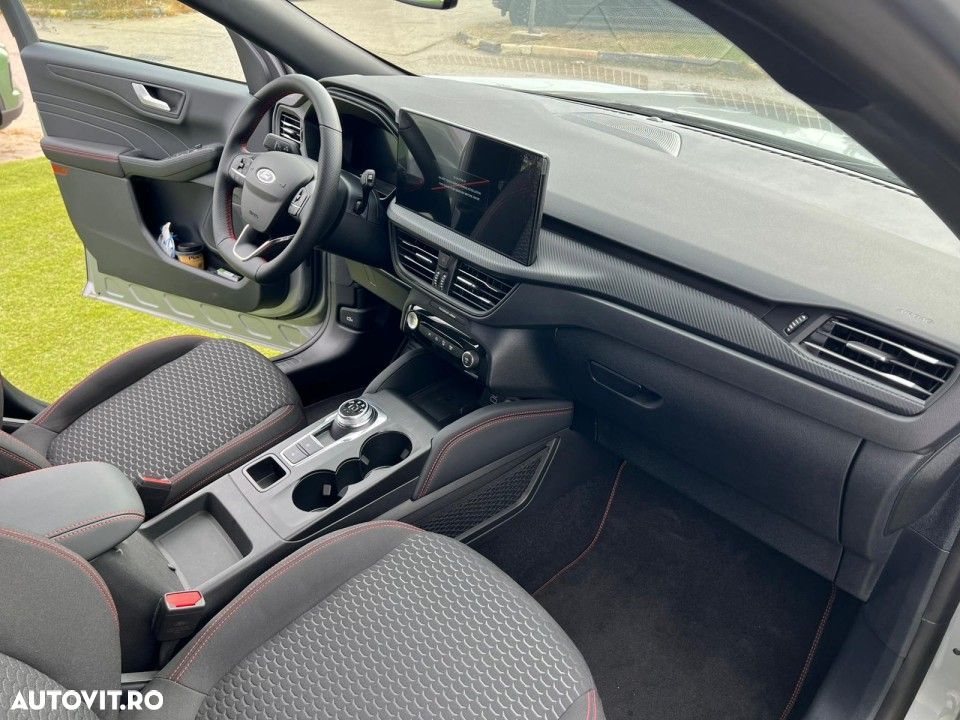 Ford Kuga - 31