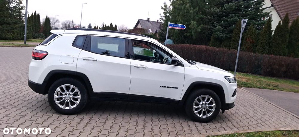 Jeep Compass - 25