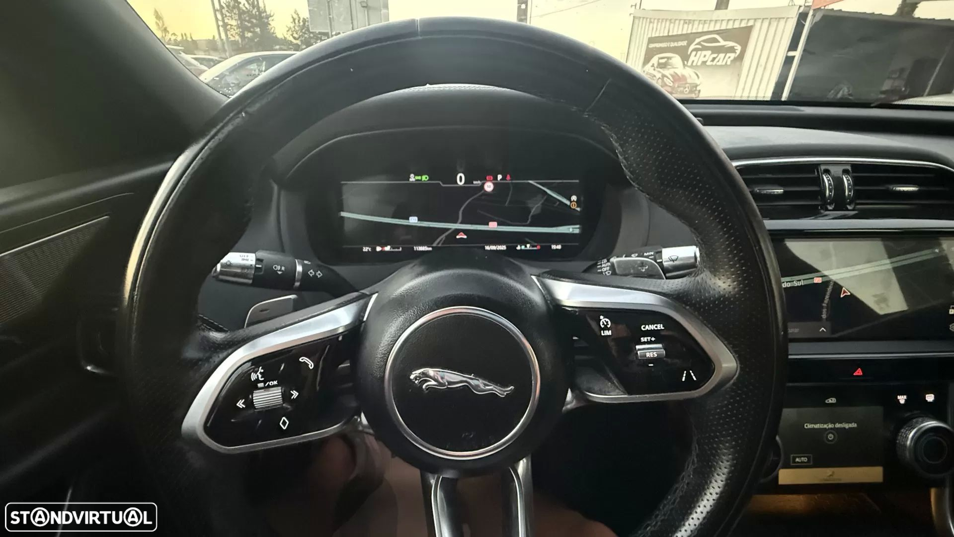 Jaguar XE 2.0 D200 R-Dynamic S - 8