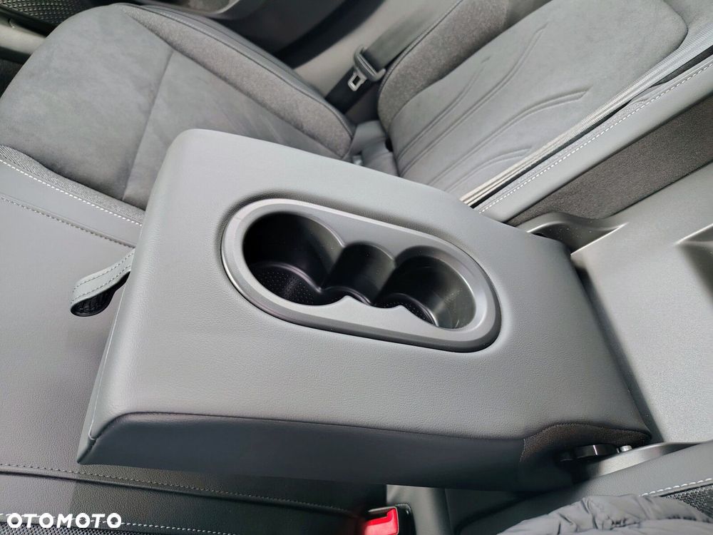Volkswagen Golf Variant - 27