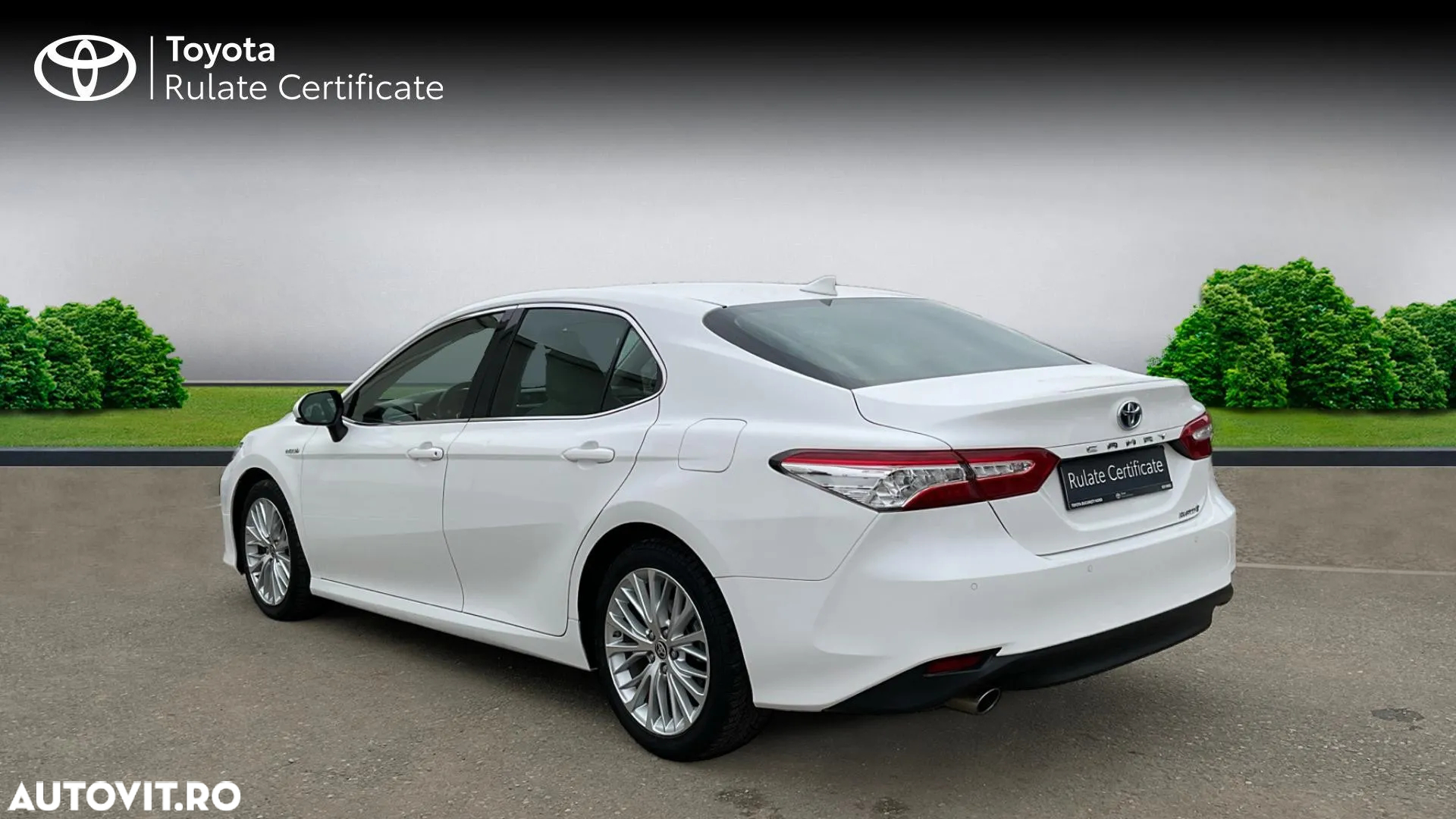 Toyota Camry 2.5 Hybrid Dynamic - 2
