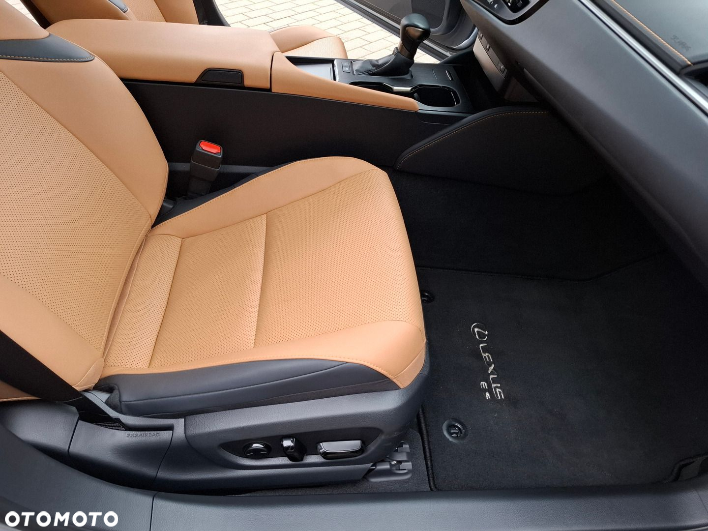 Lexus ES - 22