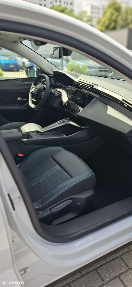 Peugeot 408 - 14